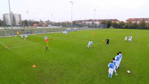 Ballan- und mitnahme Drehung und Doppelpass