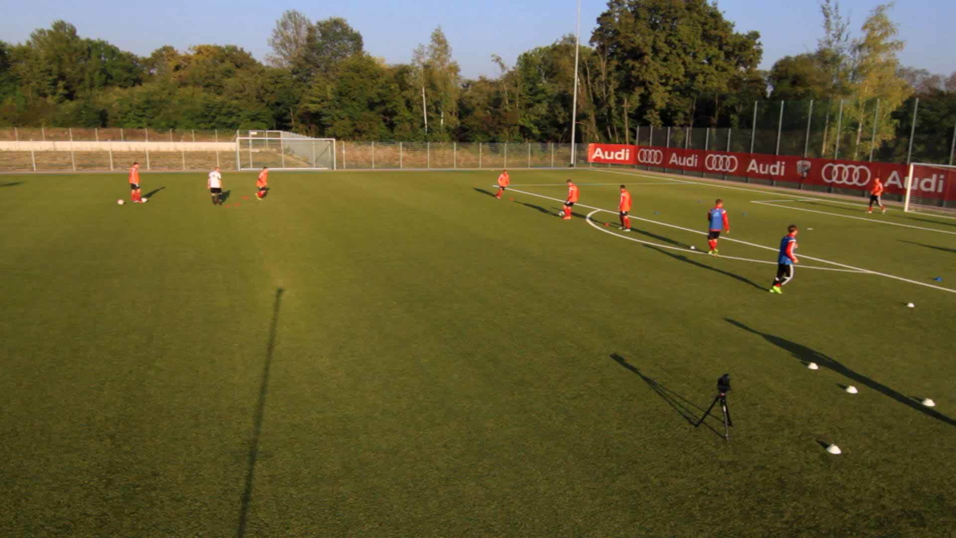 Team Rot (hier beim Ausführen von Übung 2) hat die längere D1.
