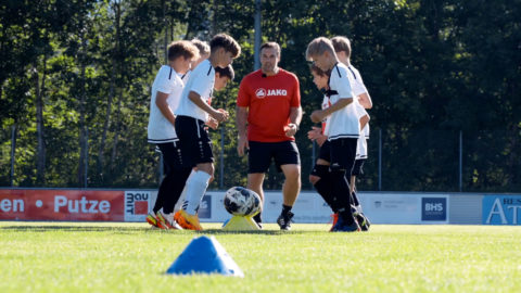 Fußballtraining für Körper und Geist: Warm Up für Koordination und Entscheidungsfindung